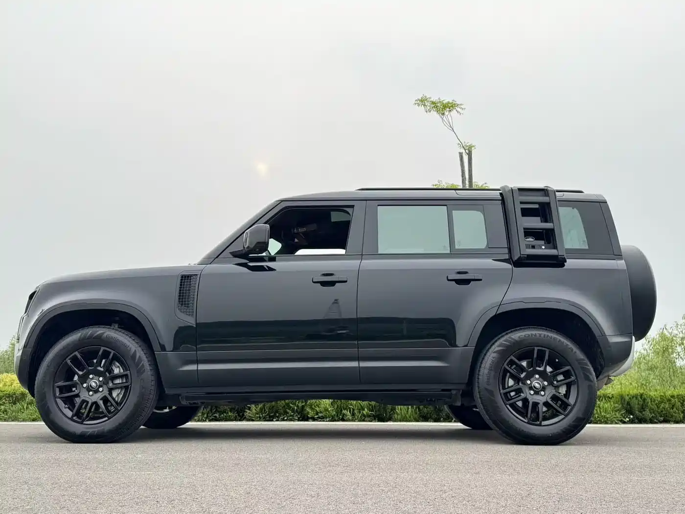 Land Rover Defender 2020 Model 110 P400 SE фото 7