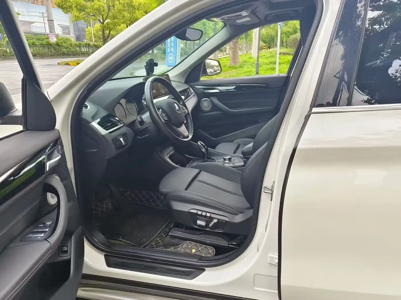 BMW X1 2022 sDrive20Li Fashion фото 3