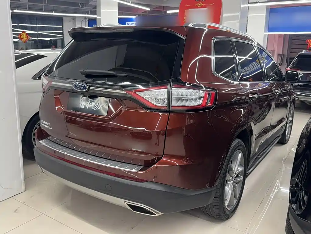 Фото 11 - Ford Edge