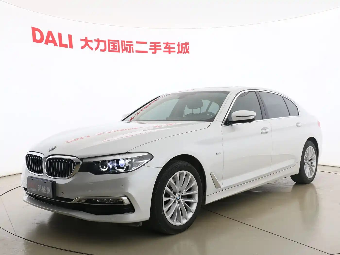 BMW 5 Series 2018 525Li Luxury Package
