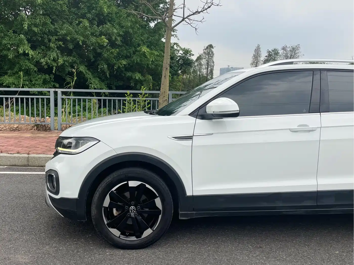 Volkswagen Tanying 2021 1.5L Automatic Smart Connect Edition фото 5