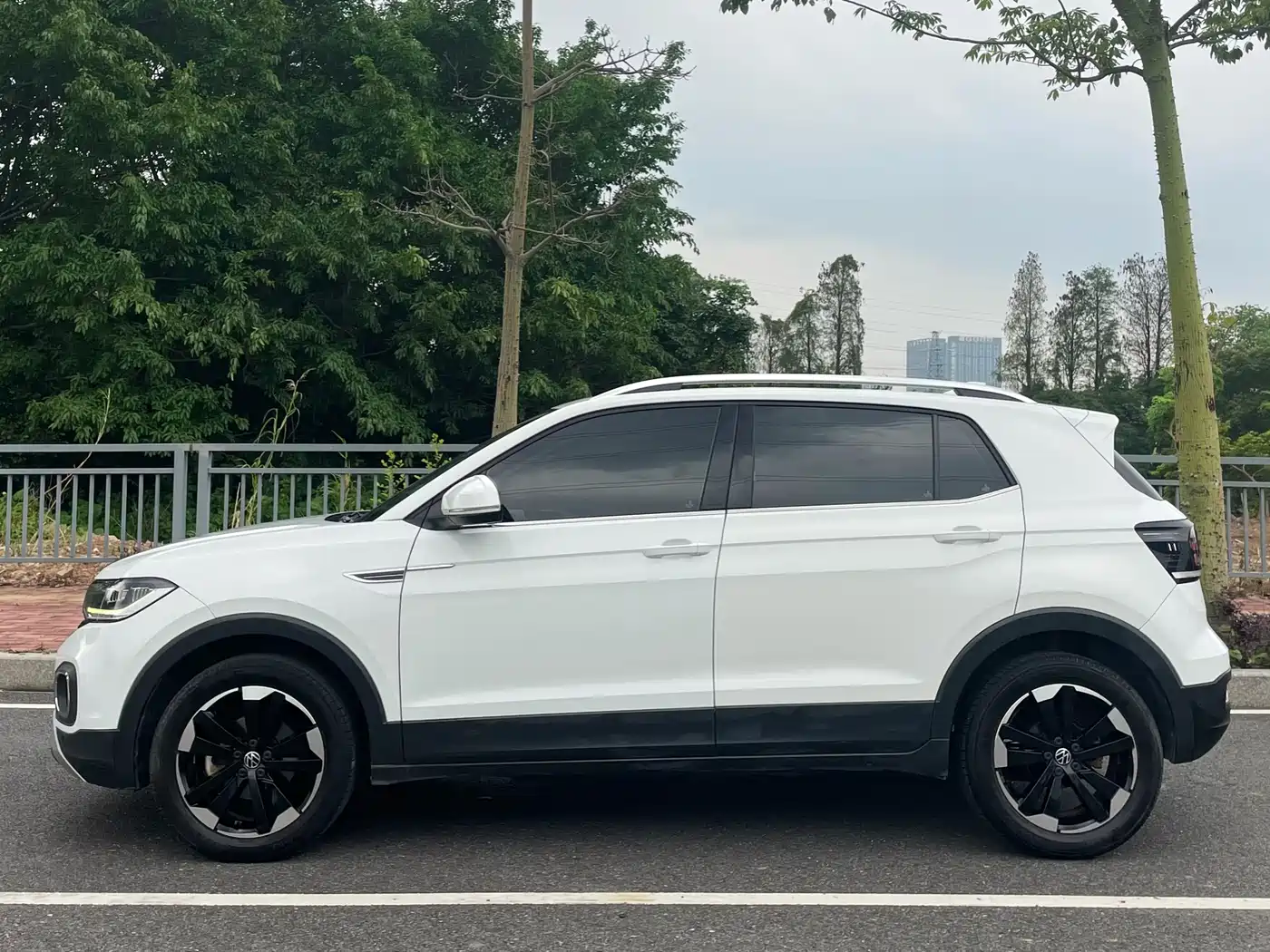Volkswagen Tanying 2021 1.5L Automatic Smart Connect Edition фото 6