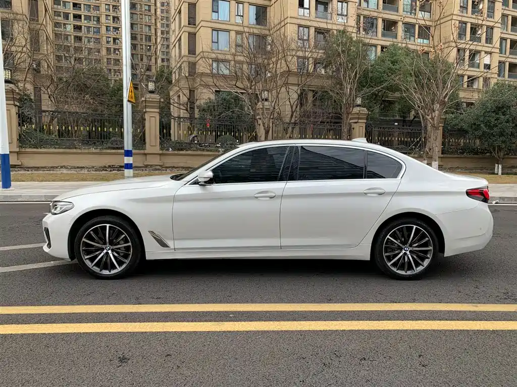 BMW 5 Series 2022 Model Third Facelift 530Li Premium M Sport Package фото 7