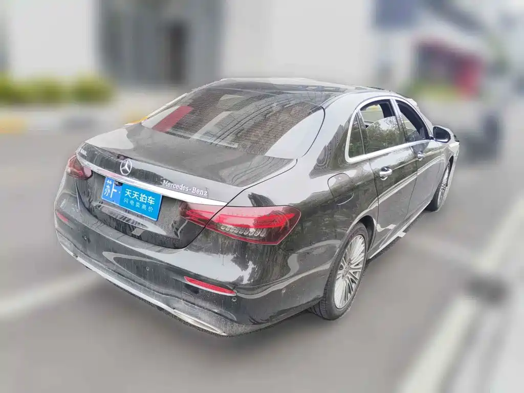 صورة 5 - Mercedes-Benz E-Class