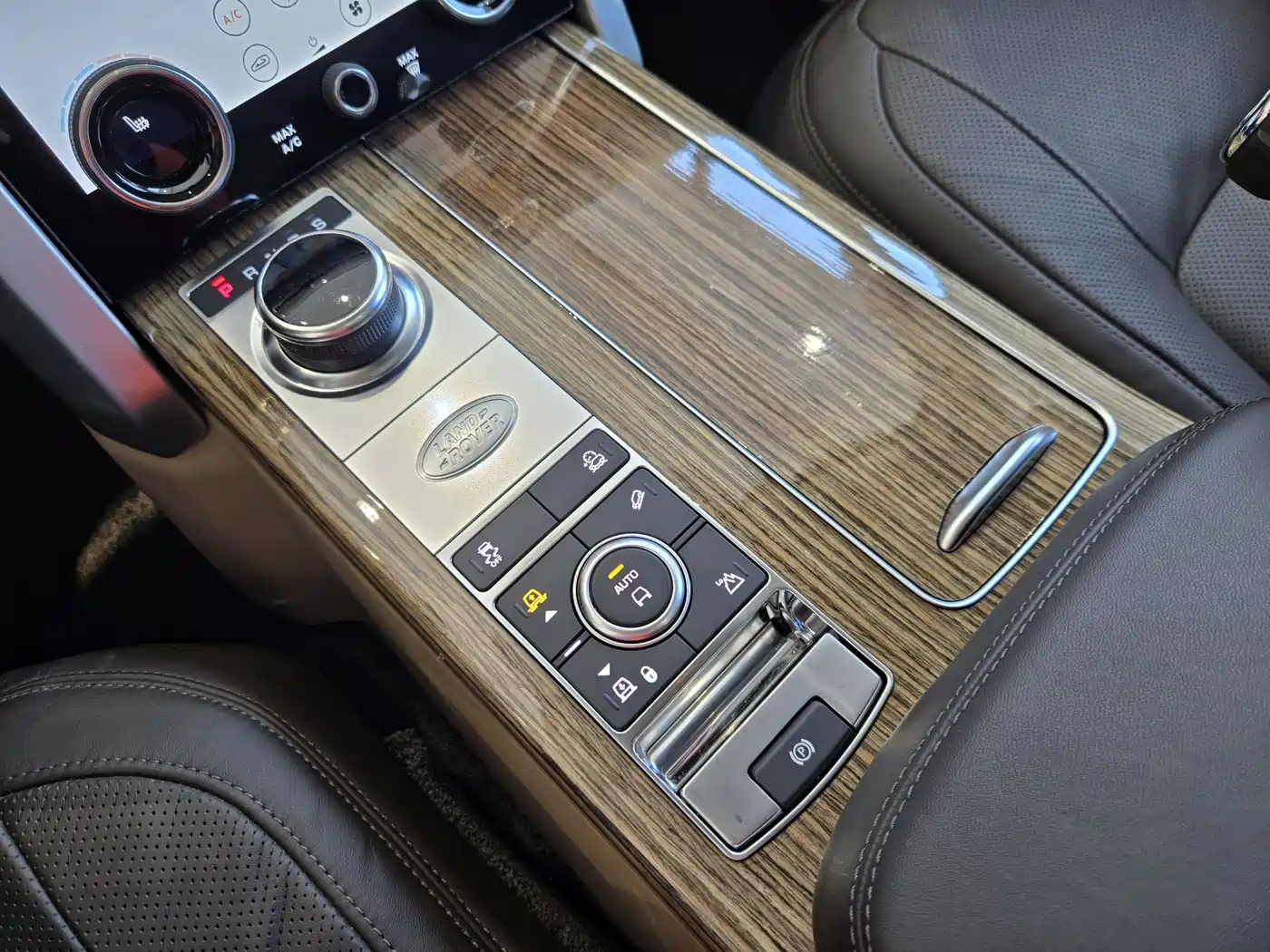 Land Rover Range Rover 2019 3.0 SCV6 Heritage Edition фото 26