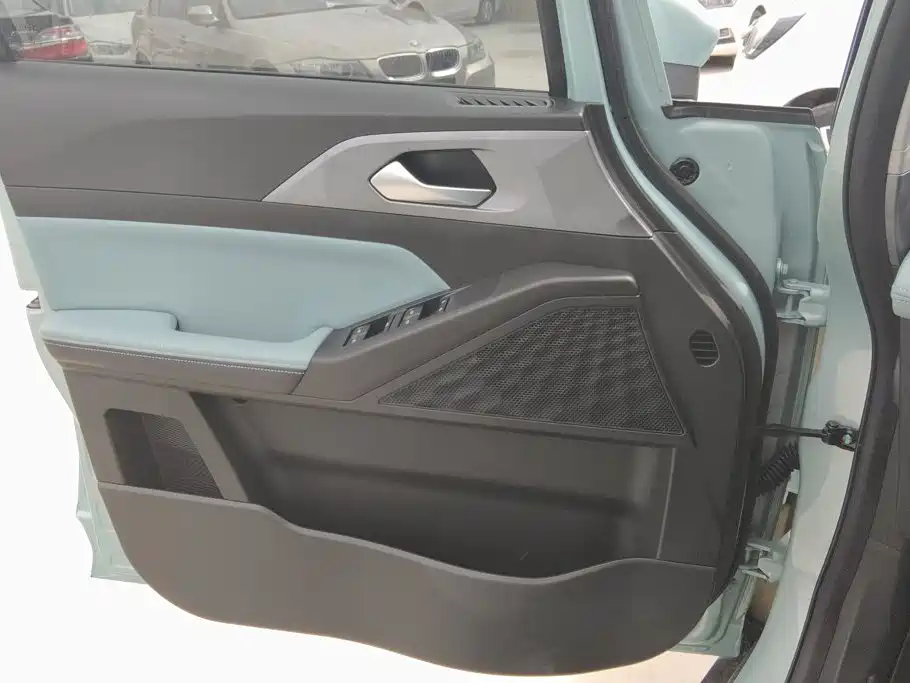 Фото 7 - Geely Geometry E Firefly