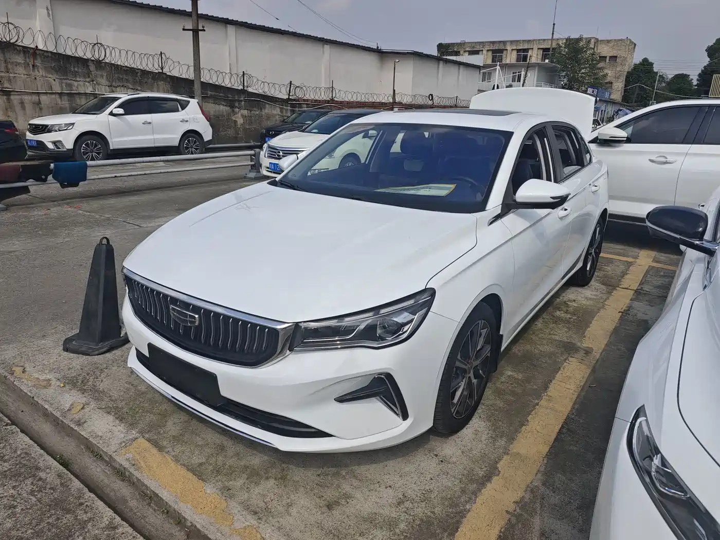 Geely Emgrand 2022 — пригон из Китая