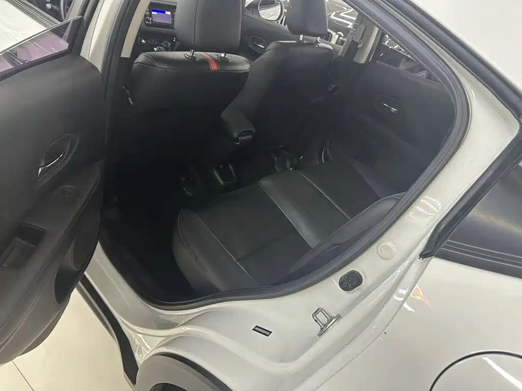 Photo 4 - Honda Vezel