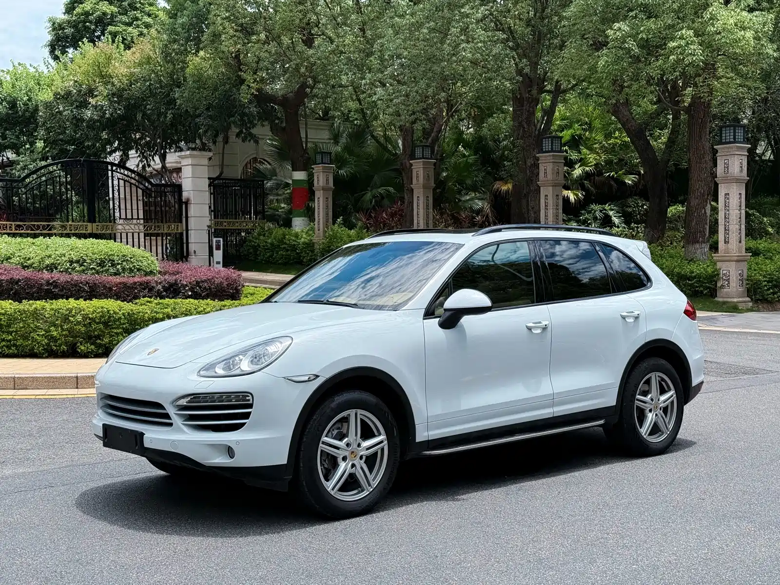 Фото 1 - Porsche Cayenne