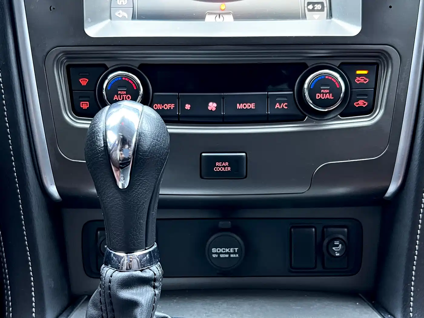 Nissan Patrol 2018 4.0L Leadership фото 8