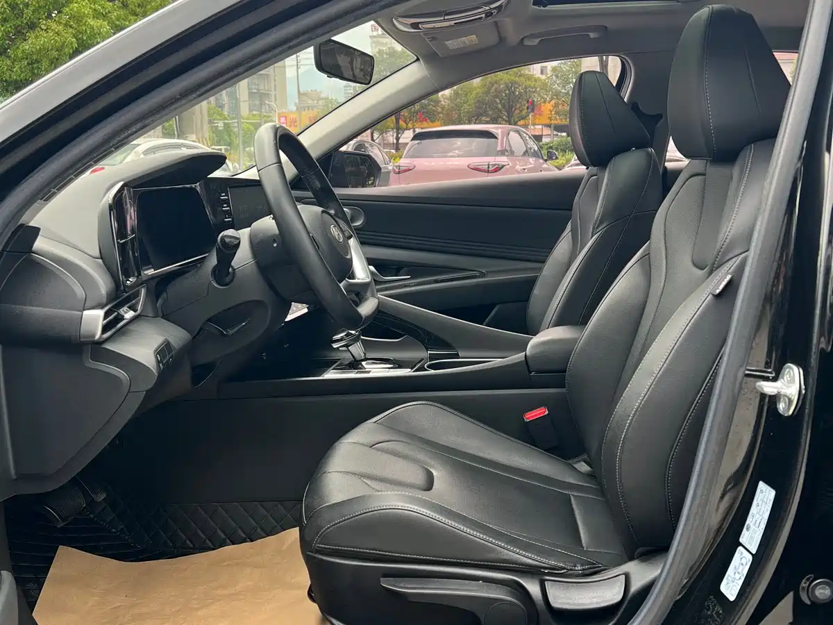 Hyundai Elantra 2021 1.5L CVT GLX Elite Edition фото 7