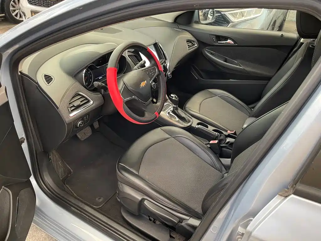 صورة 4 - Chevrolet Cruze