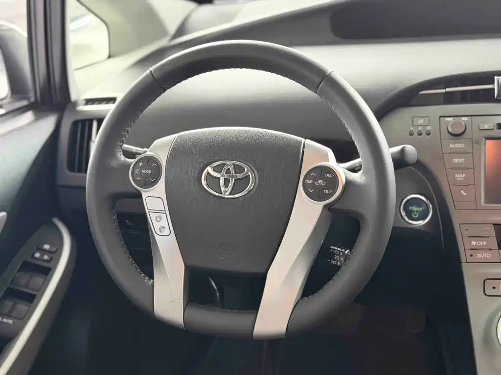 Toyota Prius 2015 2012 1.8L Luxury Advanced Edition