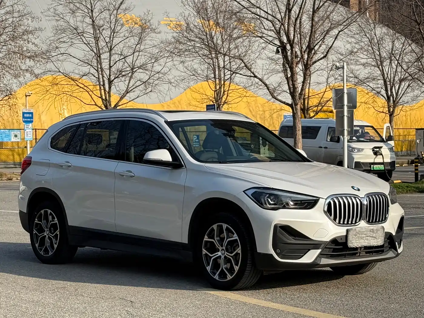 BMW X1 2022 sDrive25Li Leading фото 3