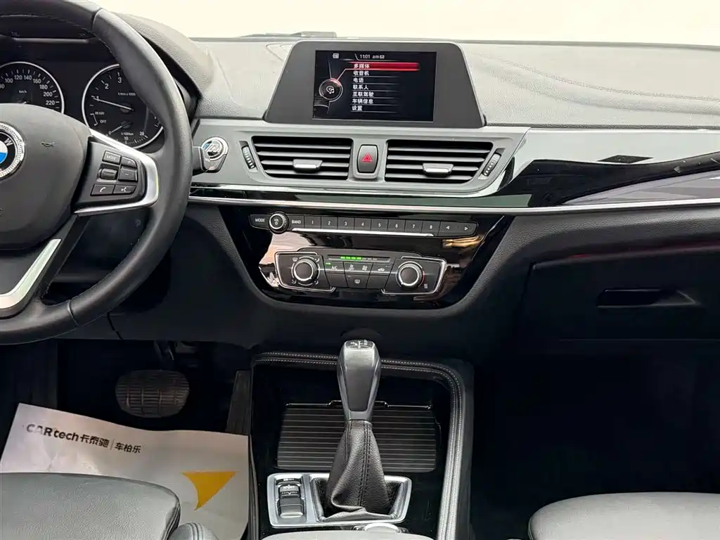 BMW 1 Series 2017 118i Sport фото 24
