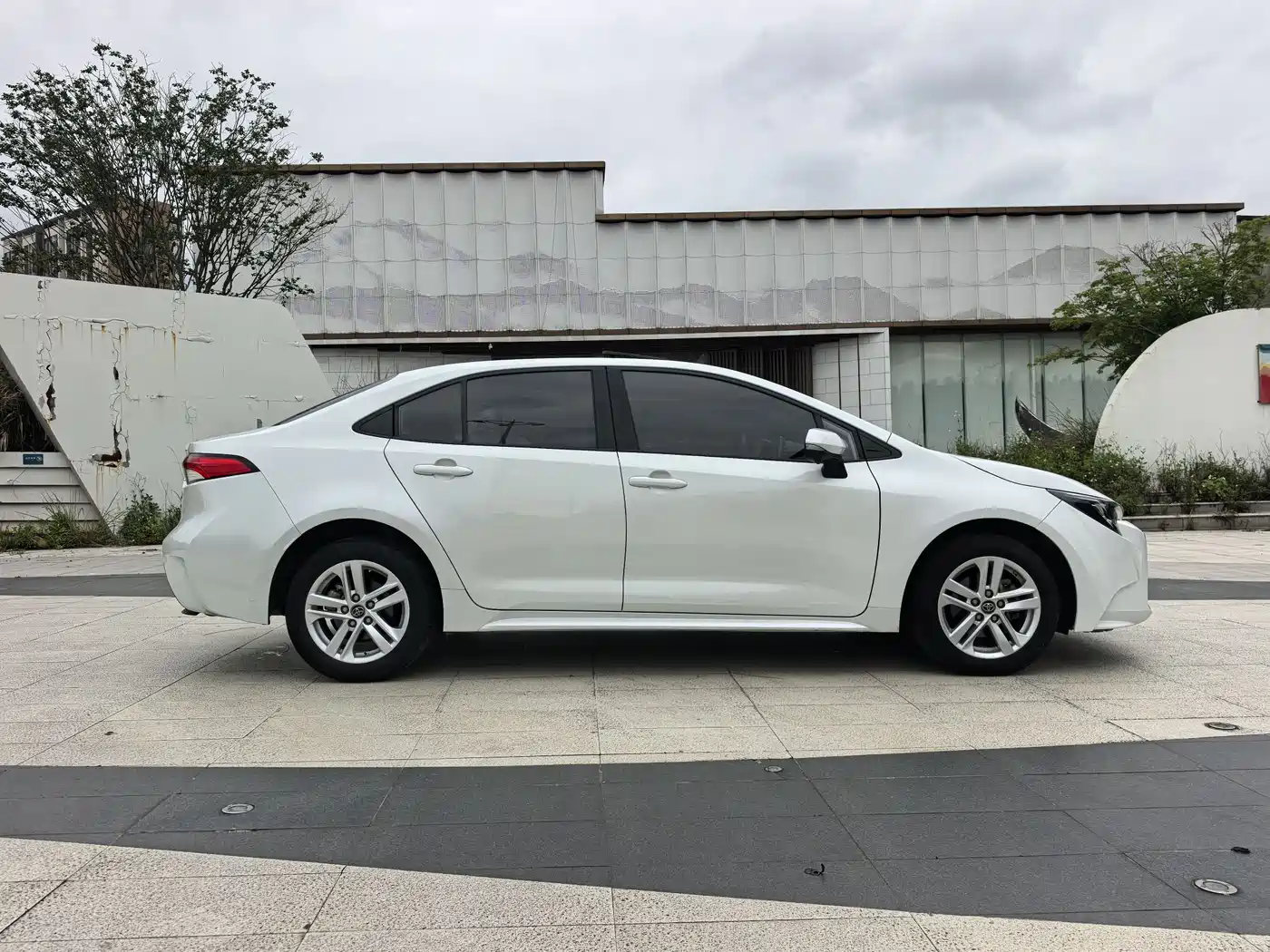 Toyota Levin 2021 185T CVT Luxury Edition фото 4