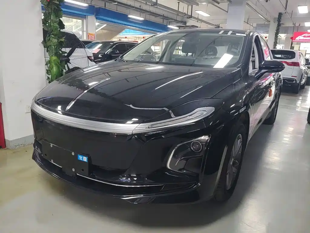 Hongqi E-QM5 2026 2025 610km PLUS