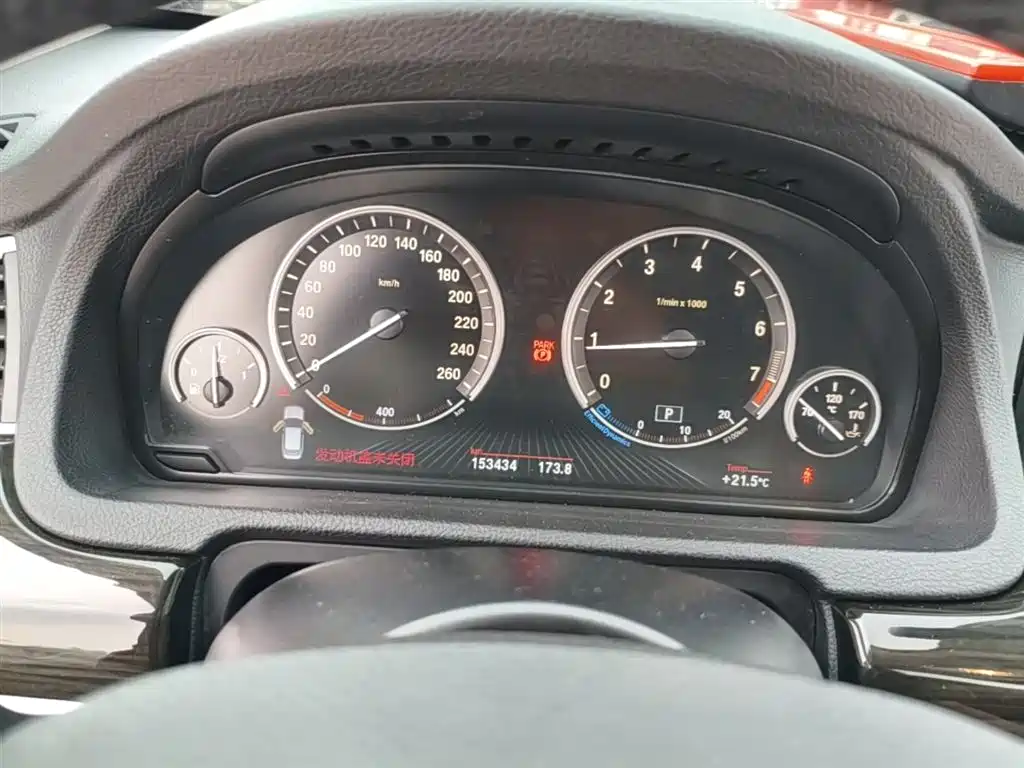 BMW 5 Series GT 2014 528i Luxury фото 12