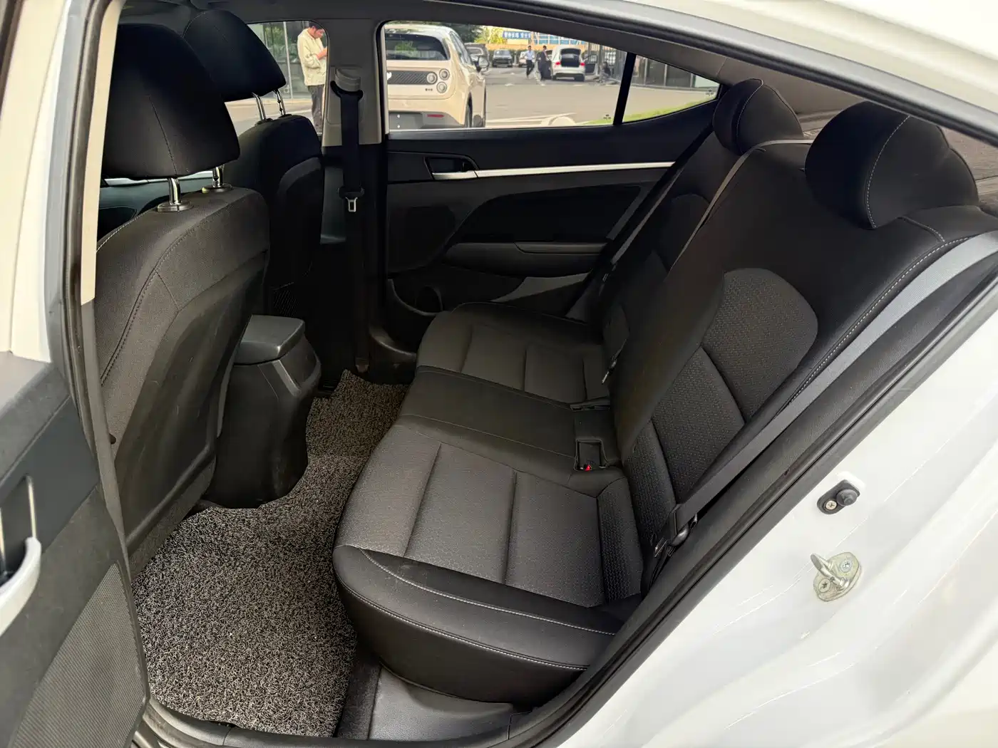 Hyundai Elantra 2016 Model 1.6L Automatic Smart Elite фото 9