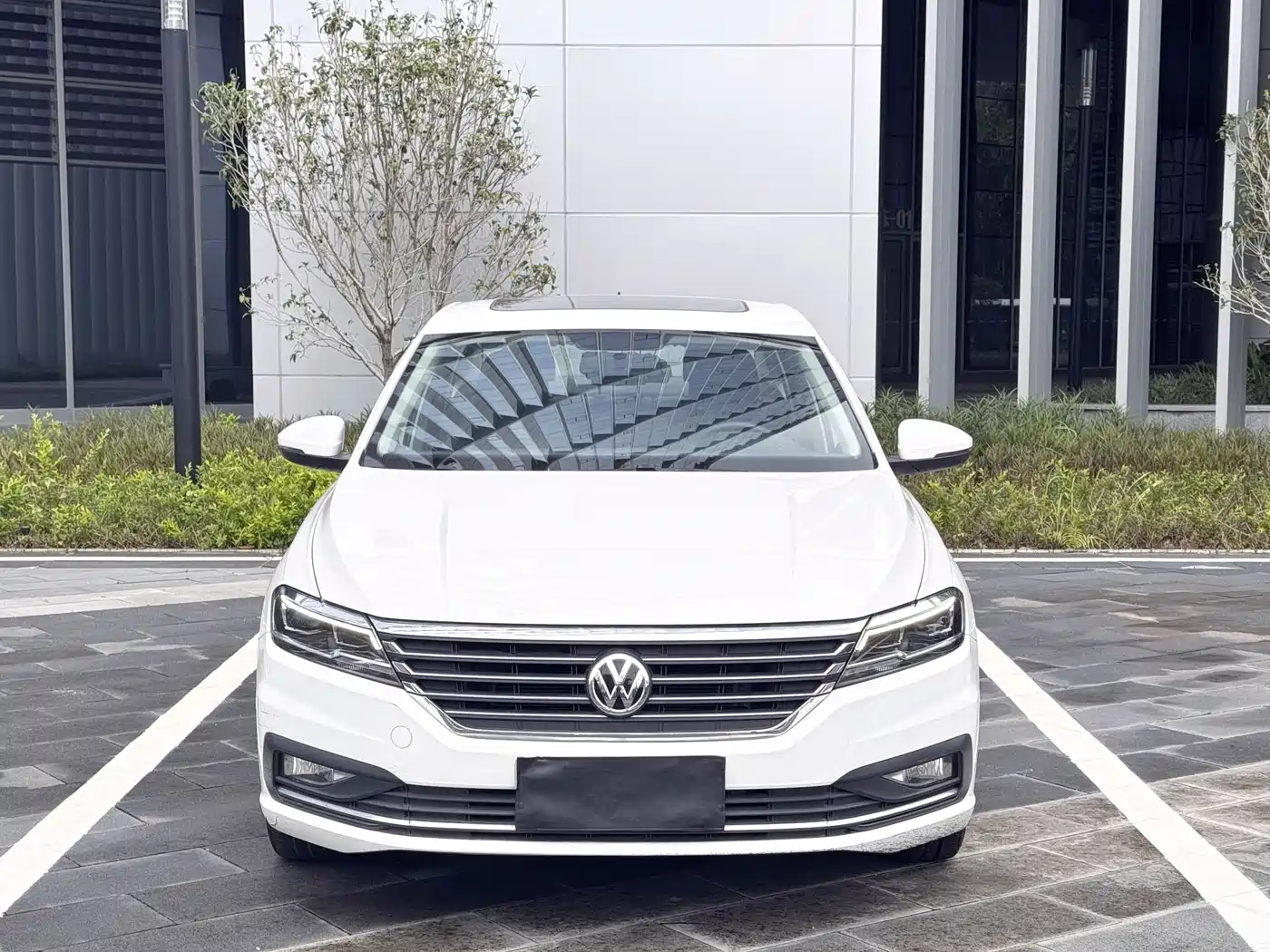 Volkswagen Lavida 2019 1.5L Automatic Comfort Edition China VI фото 2