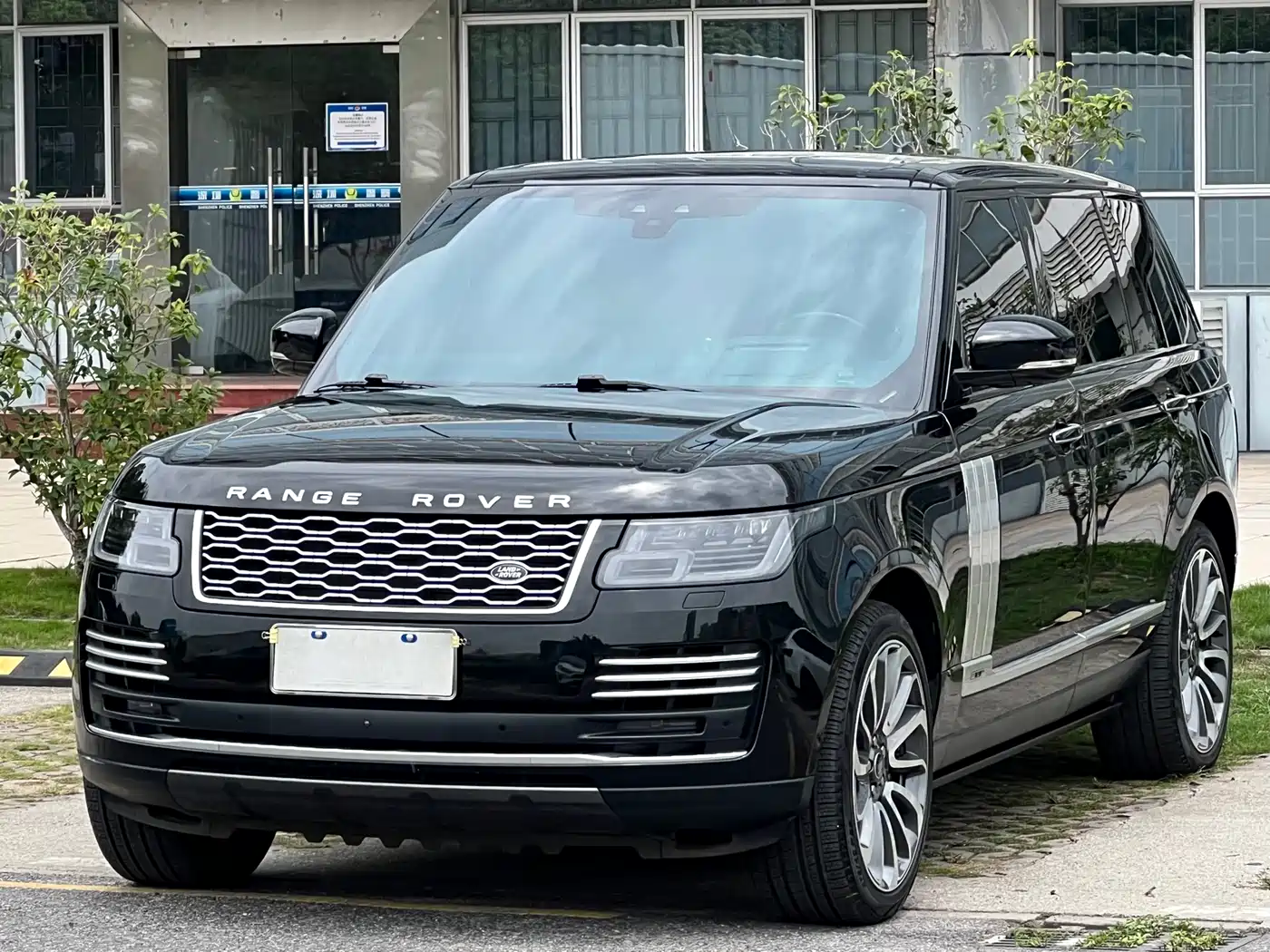 Land Rover Range Rover 2022 3.0 L6 400PS Prestige Genesis Extended Edition