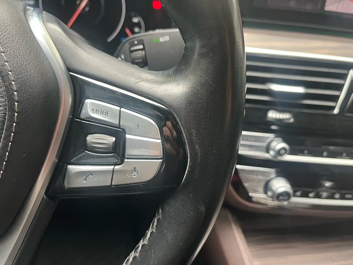 BMW 5 Series New Energy 2019 Facelift 530Le Pioneer Edition фото 35