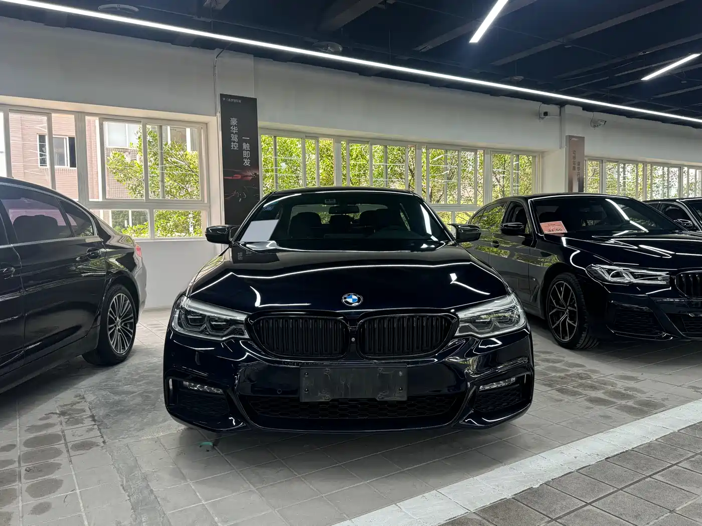 BMW 5 Series 2018 Facelift 530Li Exclusive M Sport Package фото 2