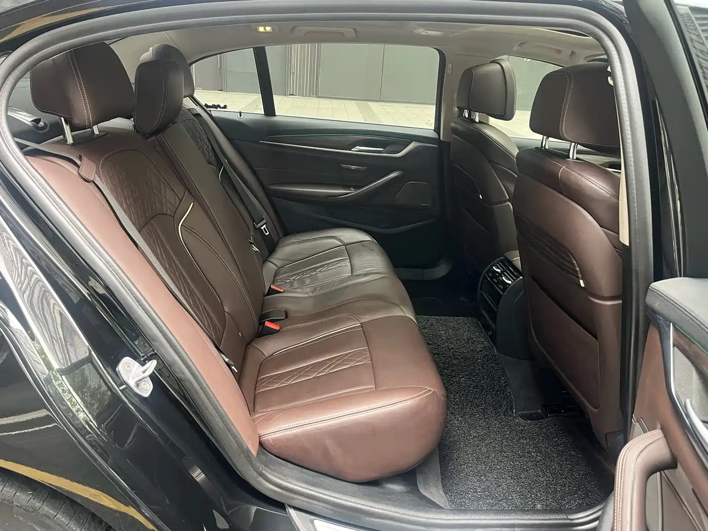 BMW 5 Series New Energy 2019 Facelift 530Le Pioneer Edition фото 25
