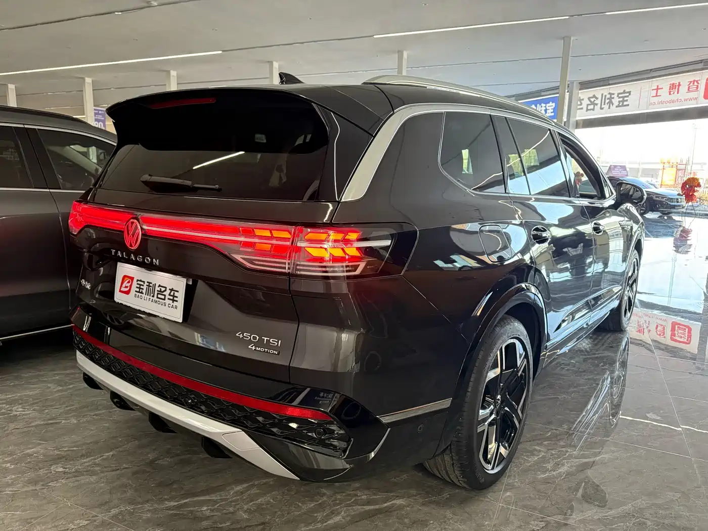 Volkswagen Talagon 2025 450TSI R-Line 6-Seater фото 3