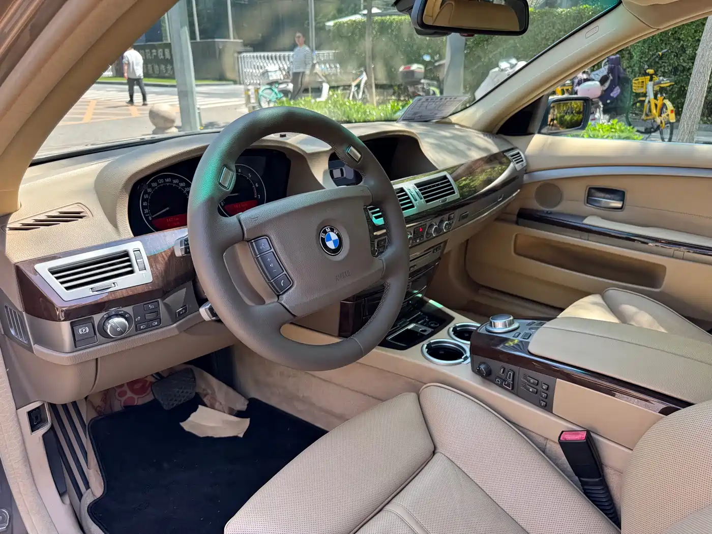 BMW 7 Series 2005 Model 740Li фото 7