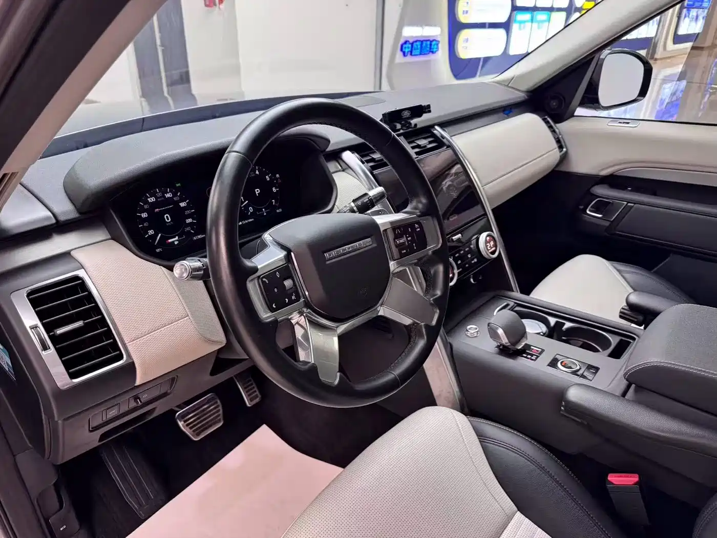 Land Rover Discovery 2021 360PS R-Dynamic S фото 5