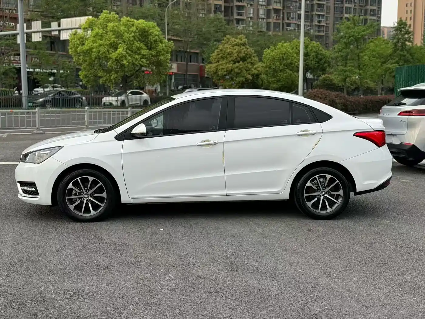 CHERY ARRIZO 5