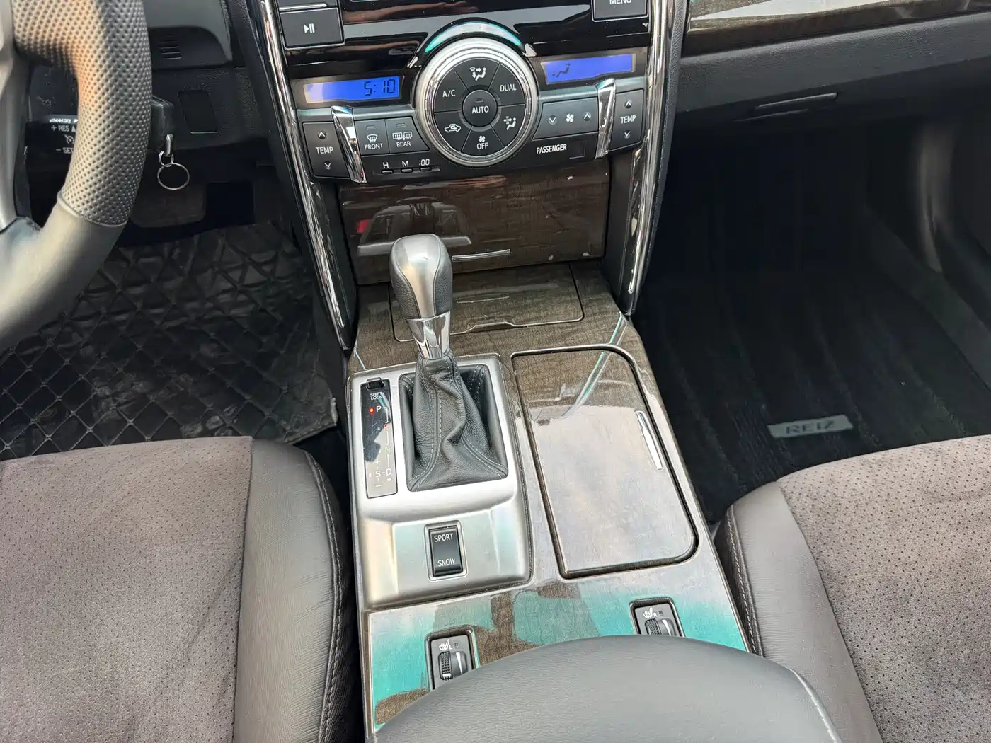Toyota Reiz 2013 2.5V Premium Edition фото 16