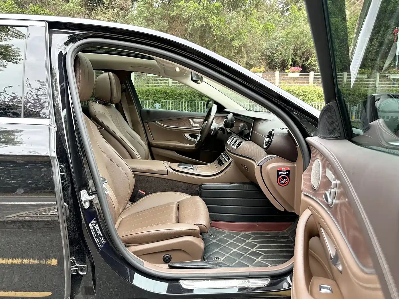 Mercedes-Benz E-Class 2022 E 300 L Luxury фото 9
