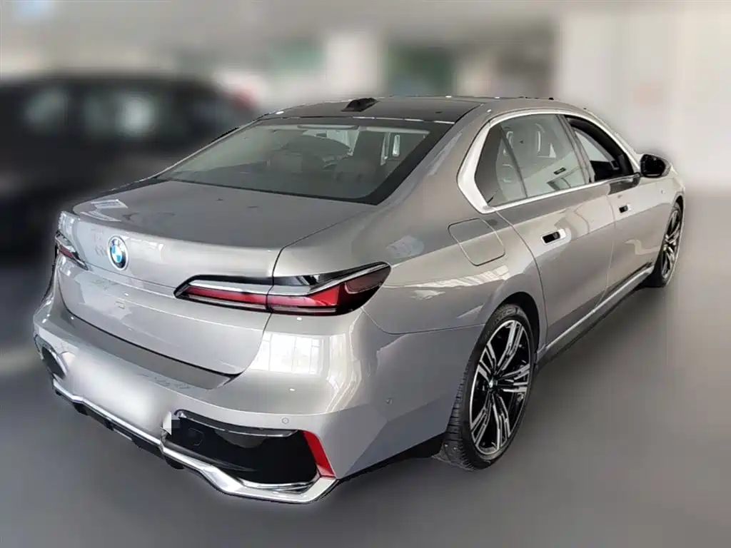 BMW 7 Series 2023 Model 740Li Leading M Sport Package фото 12