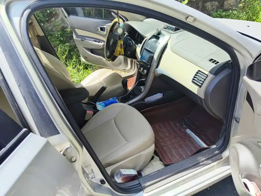 Baojun 630 2012 2012 1.5L DVVT Manual Elite Model