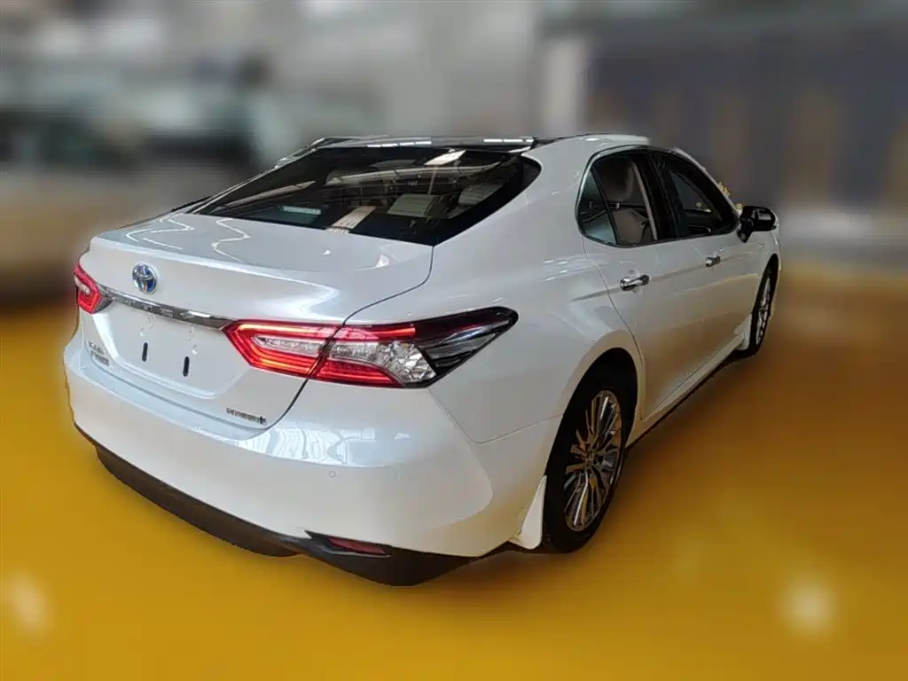 Toyota Camry 2018 Hybrid 2.5HG Luxury Edition фото 12