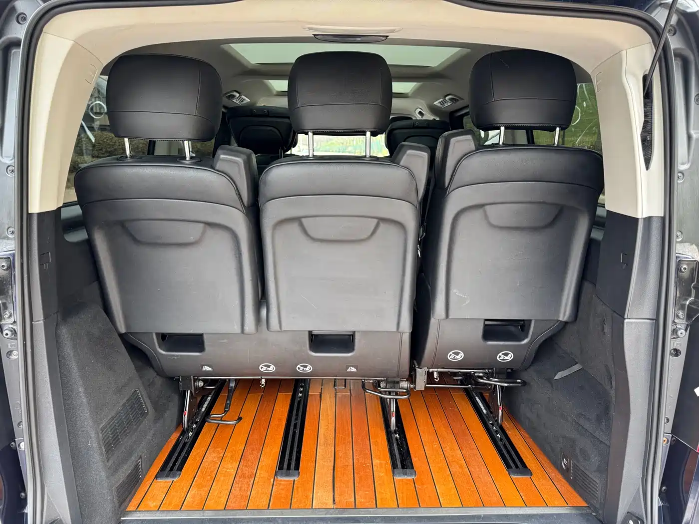 Mercedes-Benz V-Class 2017 Model V 260 Pilot Edition фото 12
