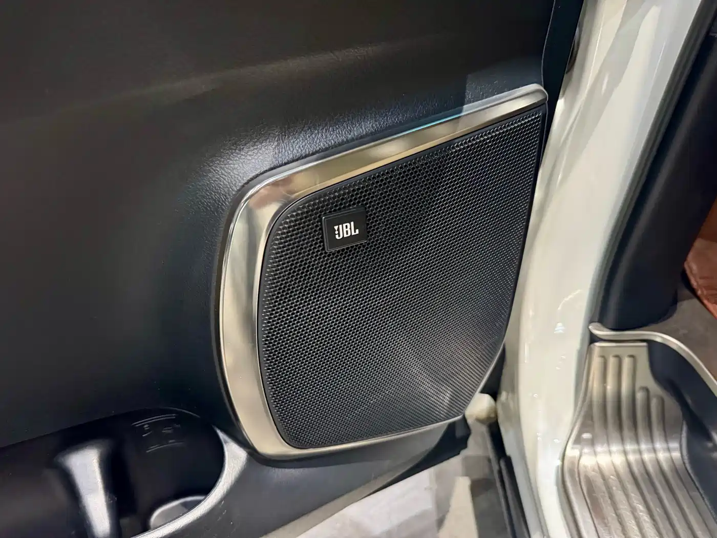 Toyota Alphard 2015 3.5L Luxury Edition фото 12