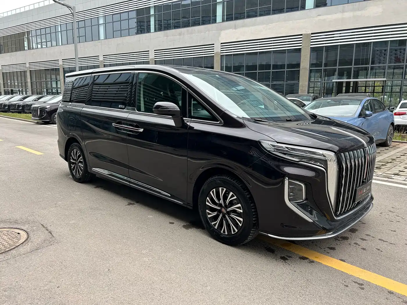Hongqi HQ9 PHEV 2024 2024 Model 2.0T AWD Business Edition