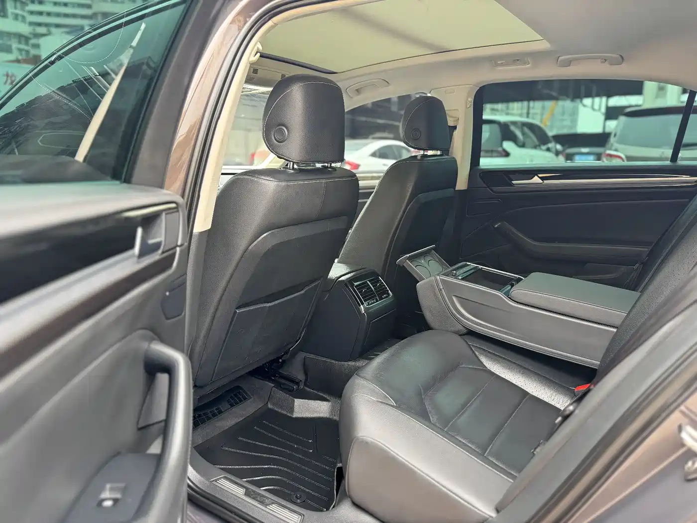 Volkswagen Phideon 2018 380TSI 2WD Business Edition фото 9