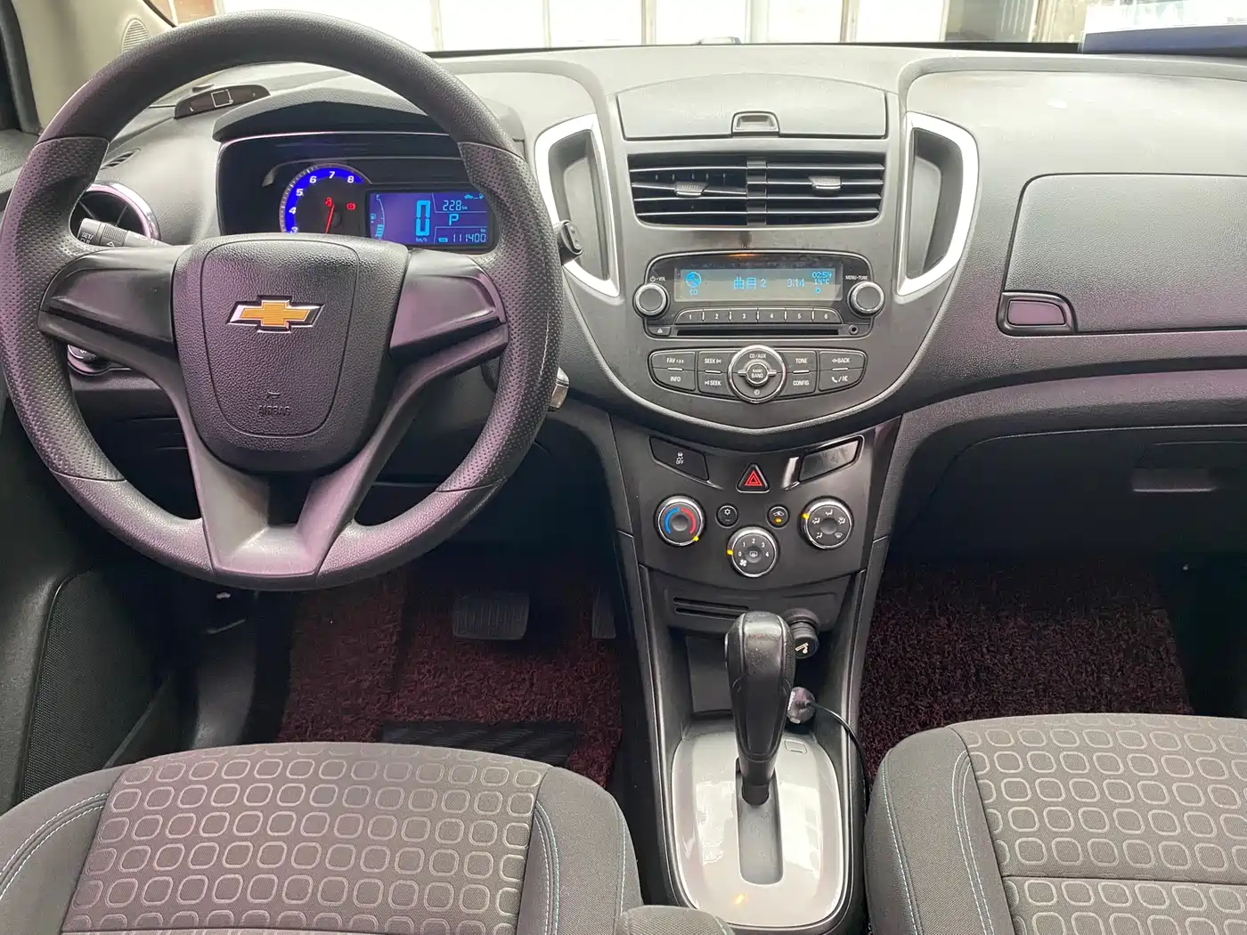 Chevrolet Trax 2016 1.4T Automatic 2WD Comfort Sunroof Edition фото 5