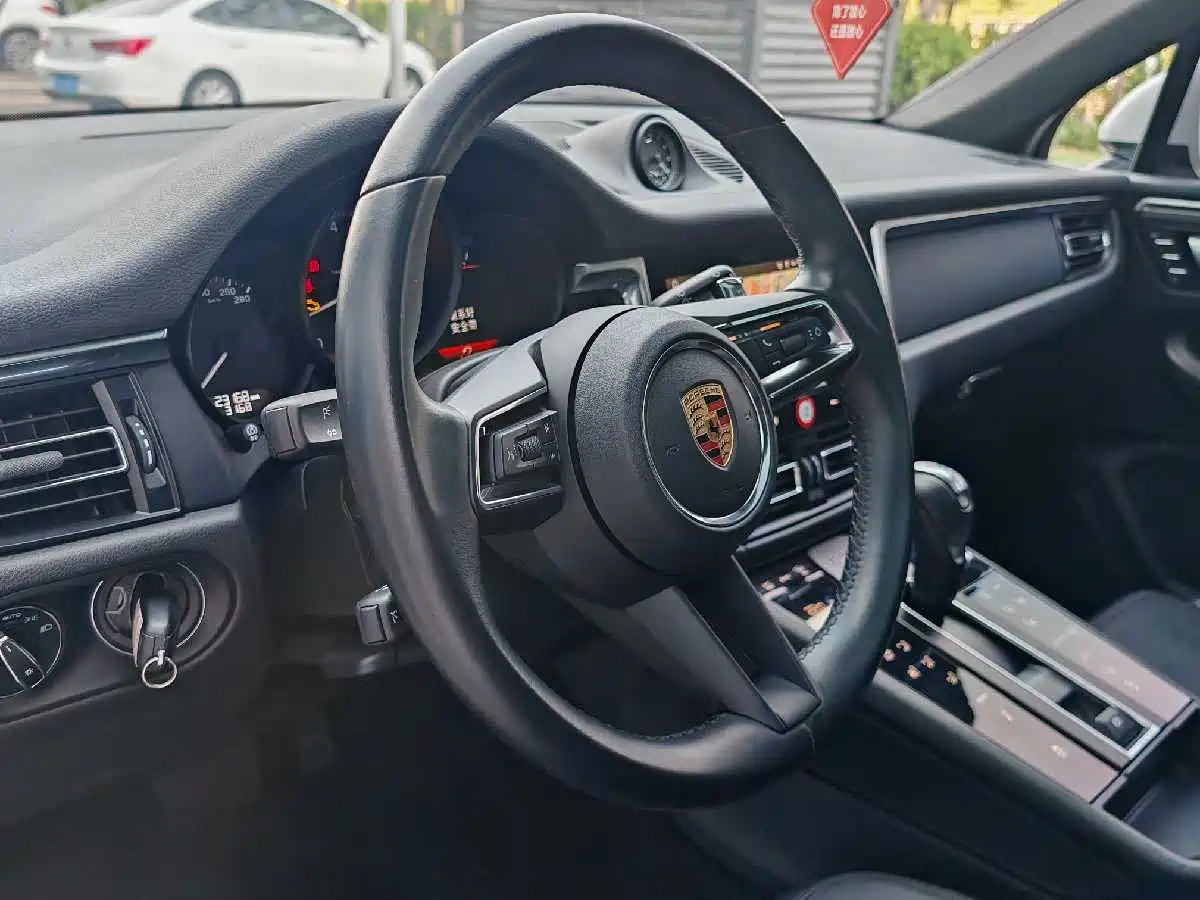 Porsche Macan 2023 Macan 2.0T фото 12