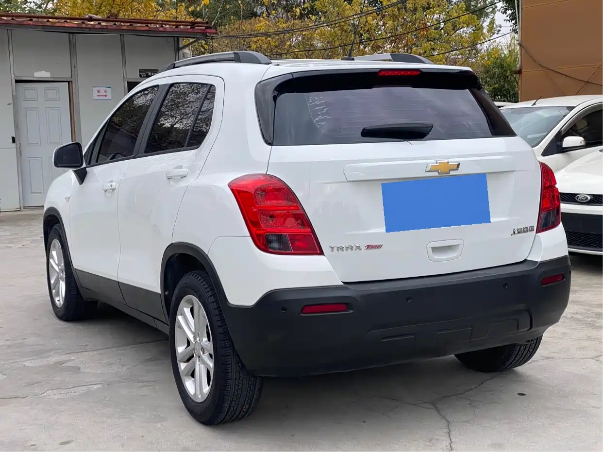 Chevrolet Trax 2016 1.4T Automatic 2WD Comfort Sunroof Edition фото 14