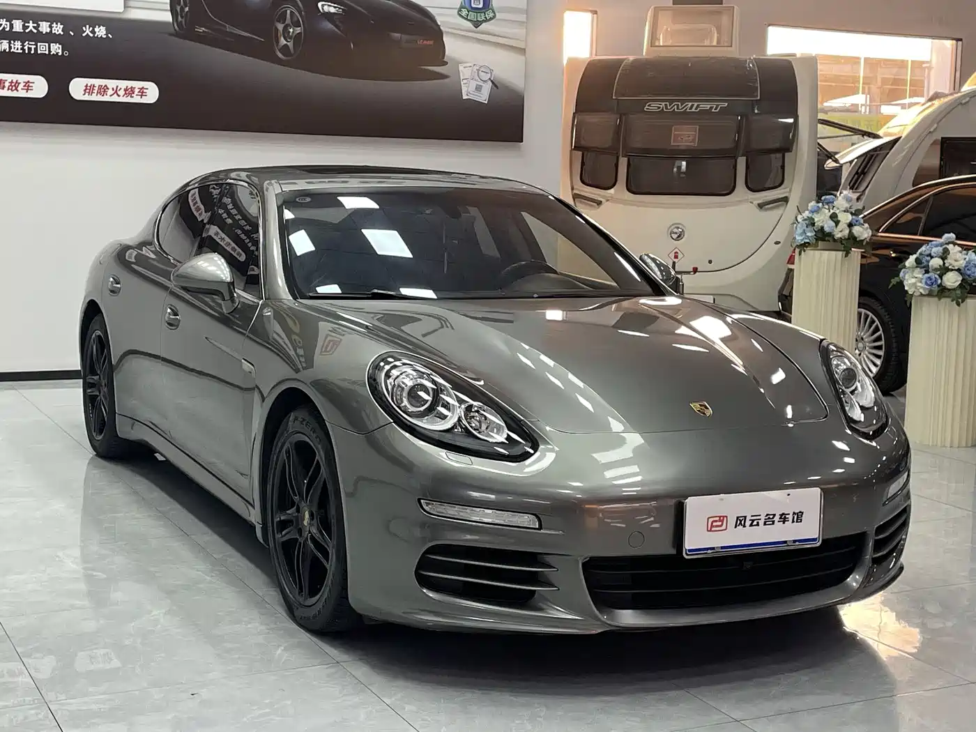 Porsche Panamera 2014 Panamera 4 3.0T фото 3