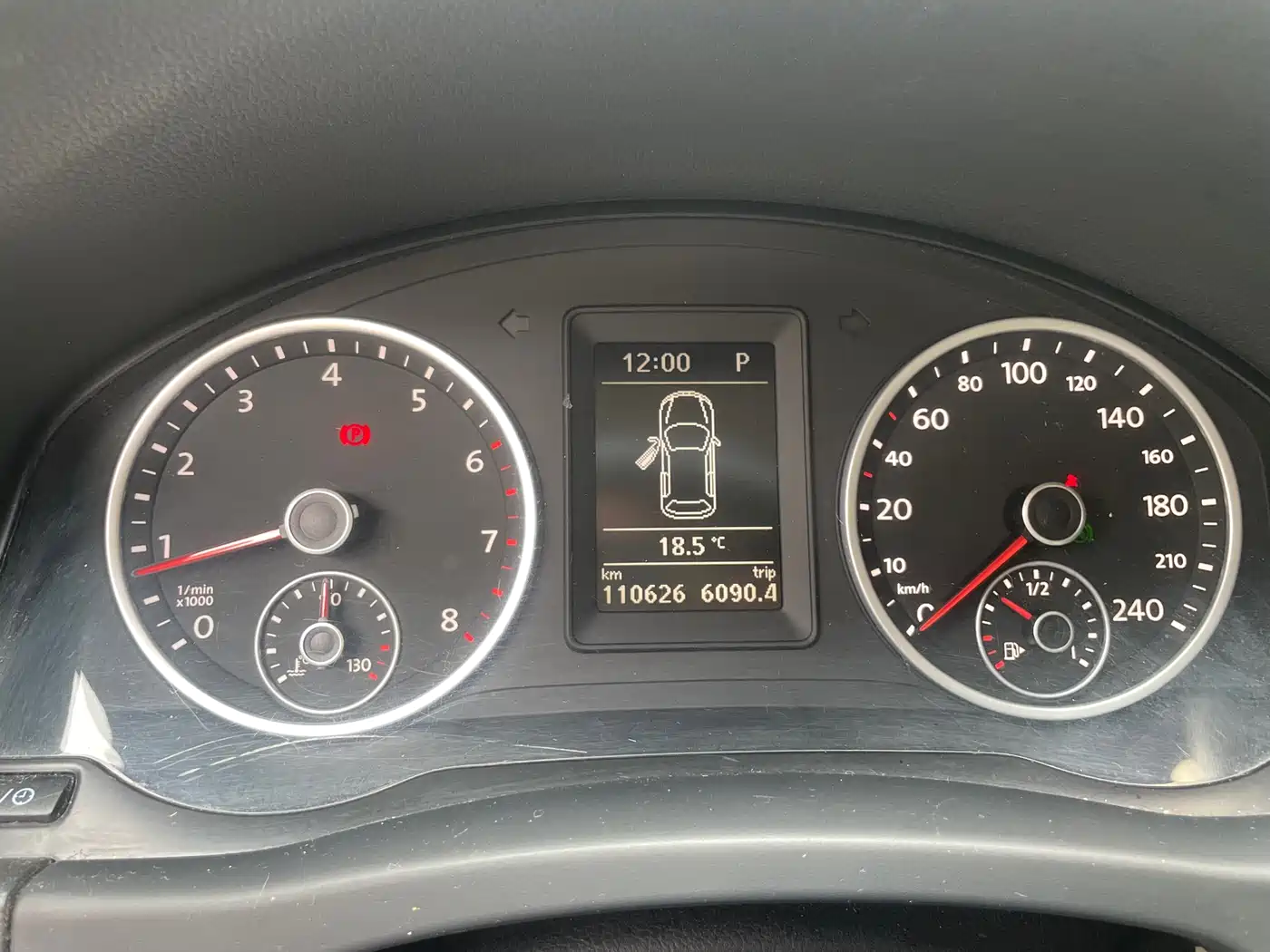 Volkswagen Tiguan 2016 Model 300TSI Automatic 2WD Trend Edition фото 16