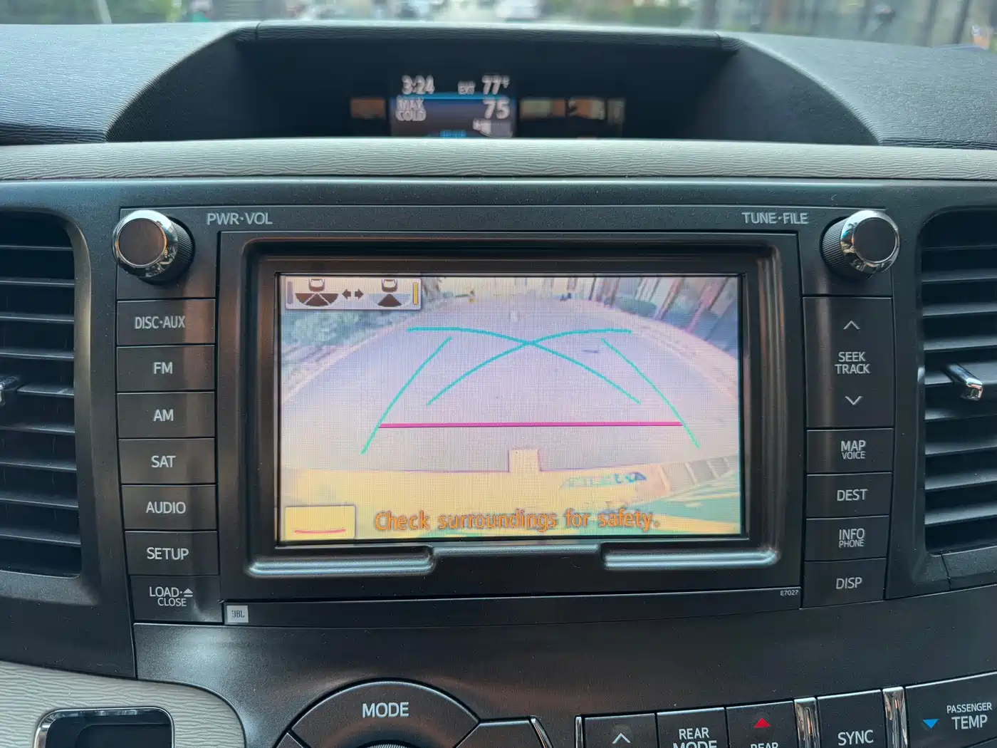 Toyota Sienna 2011 2011 3.5L 4WD Automatic