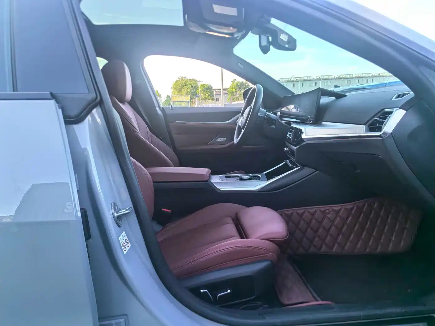 BMW i4 2023 eDrive40 фото 13
