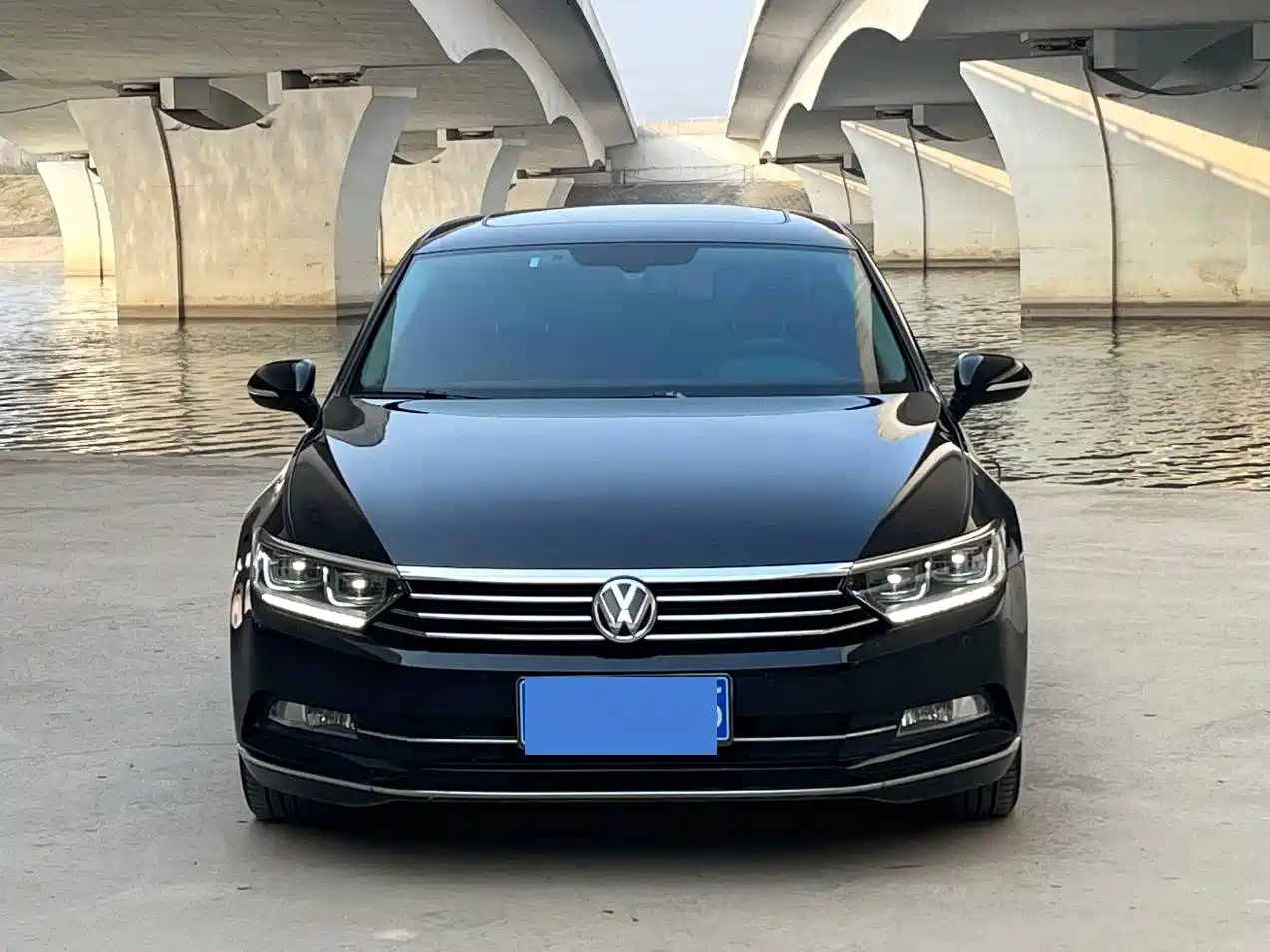 Volkswagen Magotan 2018 Facelift 330TSI DSG Luxury фото 2