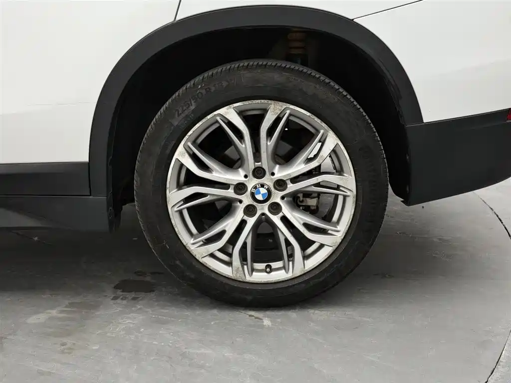 BMW X1 2018 sDrive20Li Leading Model фото 9